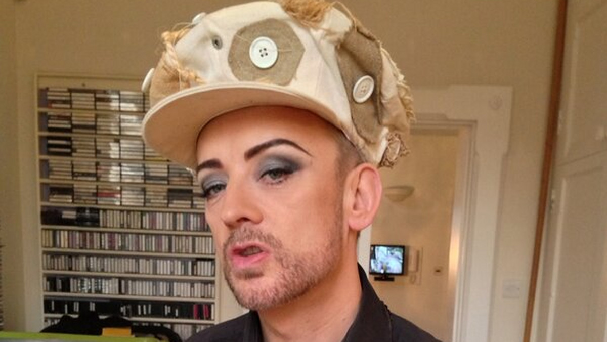 Brytyjski wokalista Boy George, uznawany za jedną z najbarwniejszych postaci sceny pop lat 80. powraca. Pierwszy od blisko dwóch dekad oryginalny materiał studyjny artysty w postaci płyty "This Is What I Do" ukaże się 28 października.