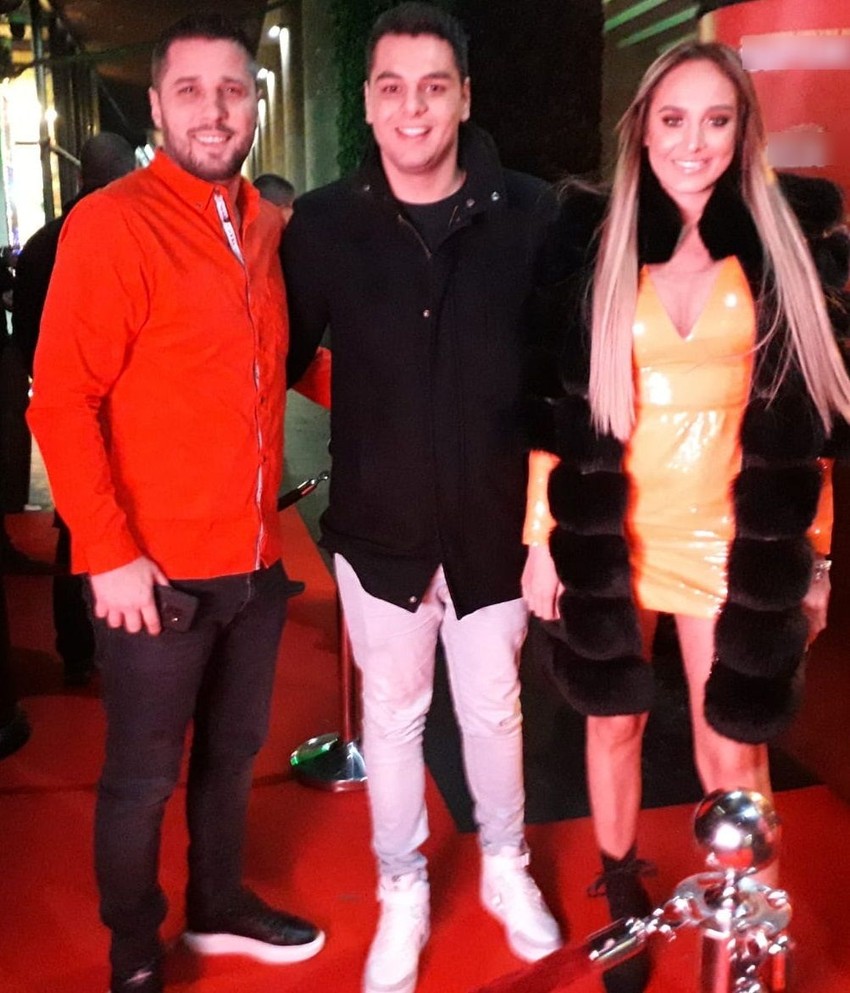 Adam i Luna Đogani sa Markom Miljkovićem