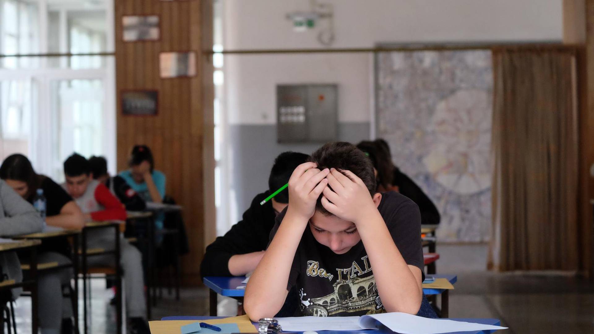 Zgroženi smo i ljuti zbog odluke da đaci koji ne nose maske budu kažnjeni jedinicom i ukorom