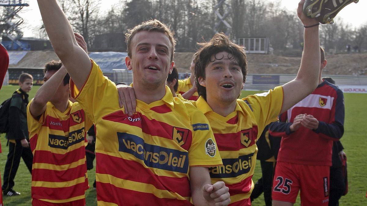 W meczu 24. kolejki Ekstraklasy Jagiellonia Białystok pokonała 1:0 (0:0) Ruch Chorzów. Pierwsza połowa meczu była wręcz nudna. Tak naprawdę to żadna z drużyn nie stworzyła klarownej sytuacji bramkowej. Największym zagrożeniem były strzały z rzutów wolnych w okolicach pola karnego.