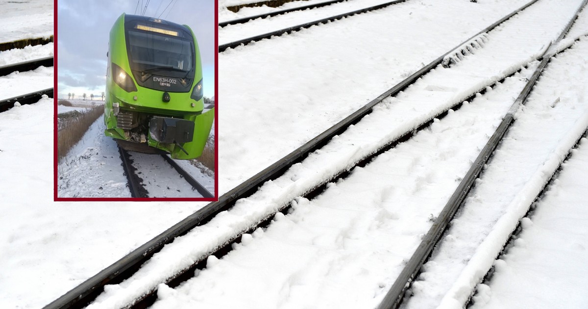 Samochód zderzył się z pociągiem regionalnym. Kierowca nie żyje