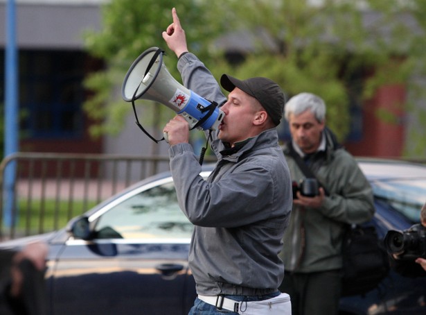 "Staruch" z kolegami święcił na Jasnej Górze szalik "Witamy w piekle"