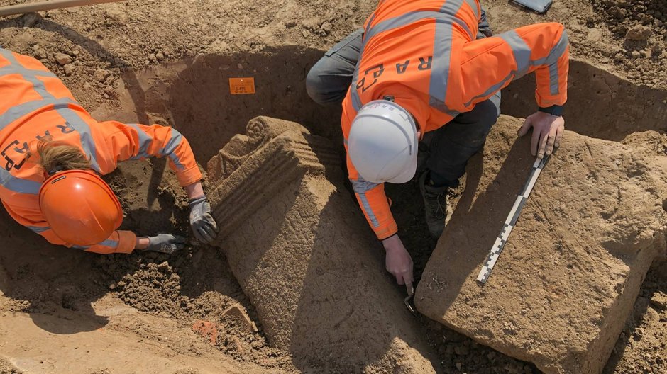 Prace wykopaliskowe na terenie rzymskiej świątyni w pobliżu Zevenaar 