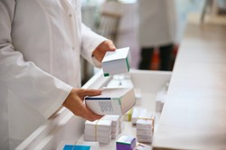 Pilny komunikat z aptek. Popularny lek z ibuprofenem wycofany z rynku