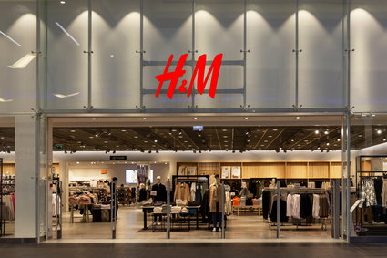 Szwedzki gigant H&M zawiesił sprzedaż w Rosji