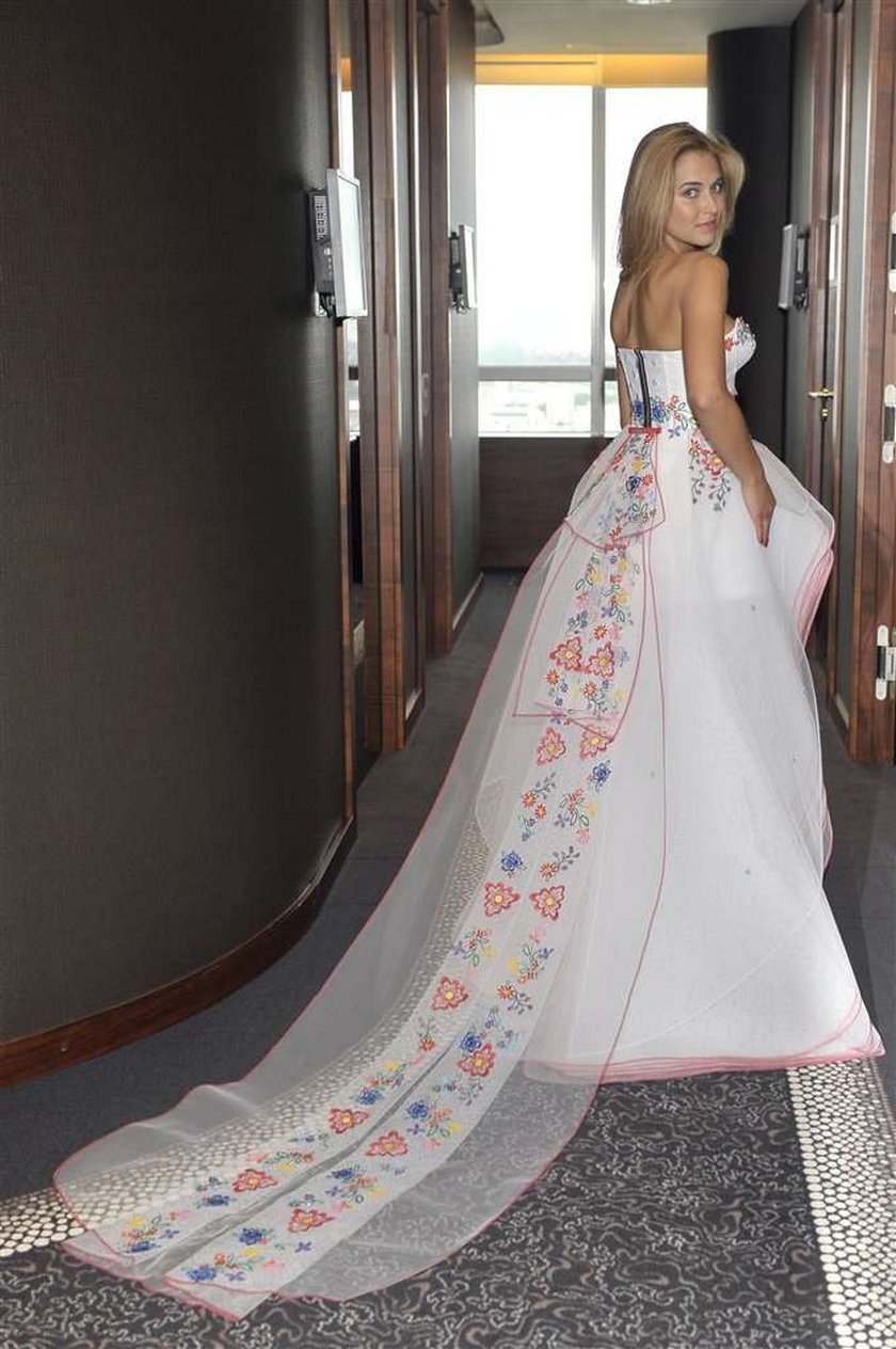 Seksowna sukienka finałowa dla Miss Polonia