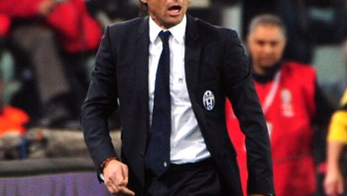 Anotnio Conte zgodził się na 3 miesięczną dyskwalifikacje i zapłacenie kary w wysokości 200 tysięcy euro. Nie przyznał się jednak do winy. Według prokuratury szkoleniowiec miał wiedzieć o tym, że podczas pracy w Sienie jego piłkarze ustawiali wyniki spotkań.