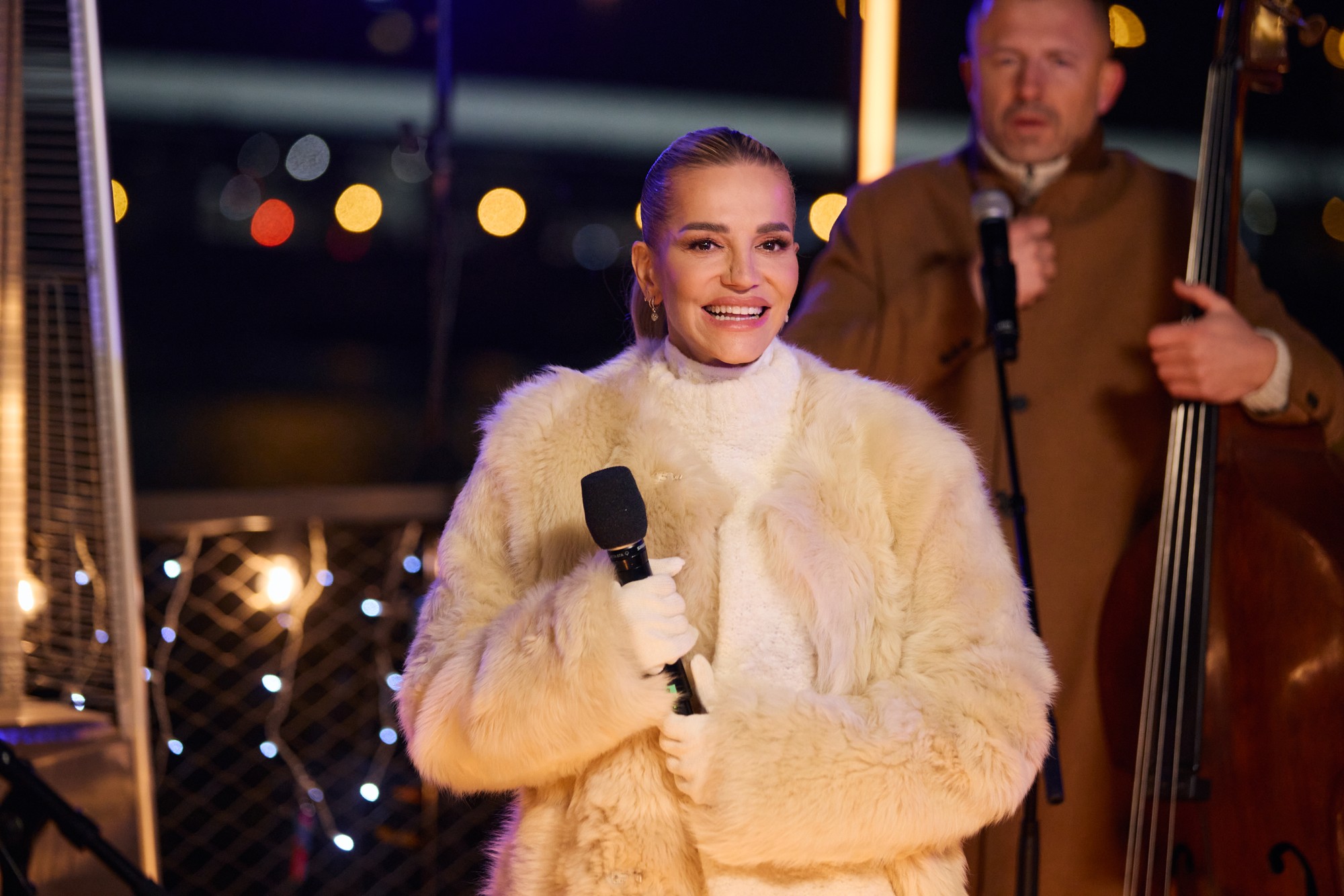 Speváčka Dara Rolins.