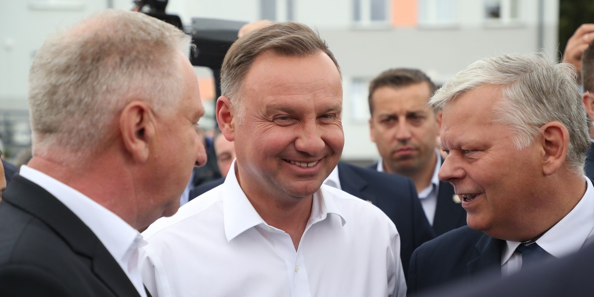 Po reelekcji Andrzej Duda będzie prawdopodobnie dalej kontynuował plan reform, który osłabia siłę instytucjonalną, przedłuża spory Polski z UE oraz stanowi ryzyko dla konkurencyjności" - czytamy w raporcie Moody's.