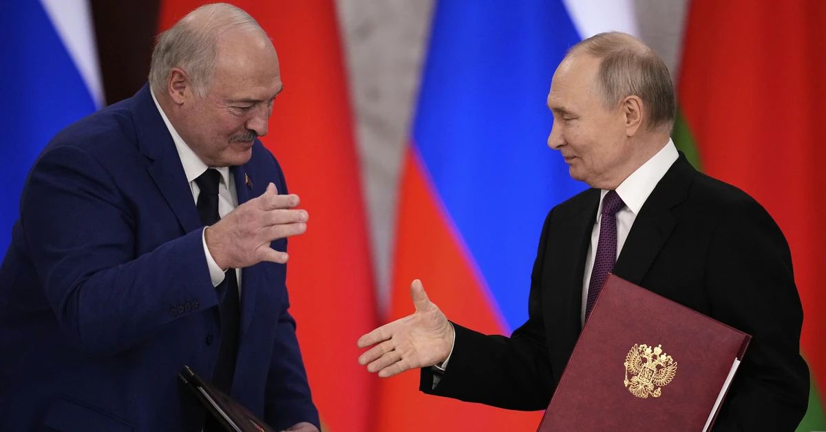 Łukaszenka sam zaproponował to Putinowi. "Podobnie władze PRL postrzegały wojska sowieckie w Polsce"