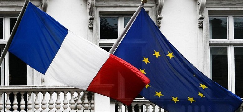 Francuskie media chwalą UE za projekt budżetu, który może "uderzyć po kieszeni" Polskę. "Ten kraj pomiata wartościami europejskimi"