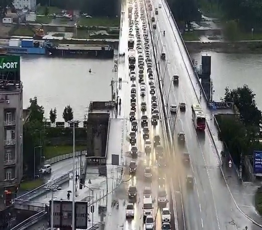 Gužva na Brankovom u smeru ka centru grada