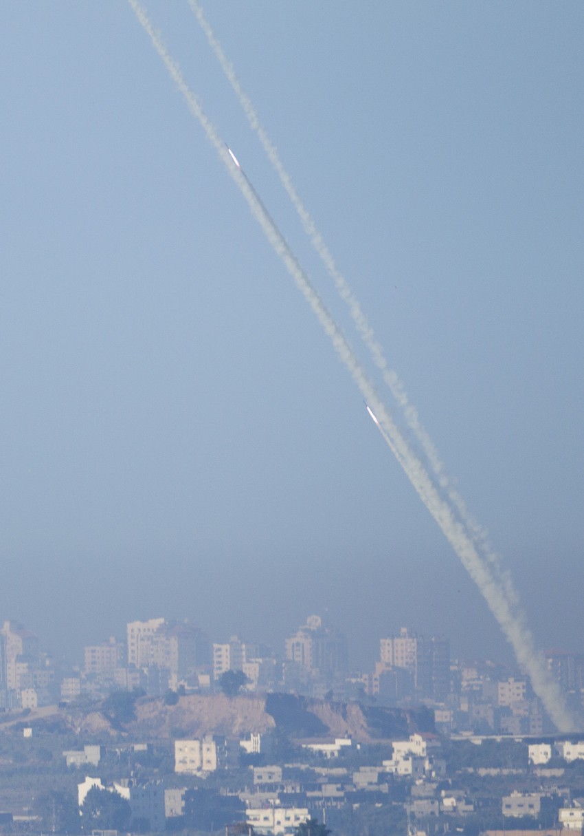 Palestinska raketa ispaljena sa severa pojasa Gaze leti prema jugu Izraela