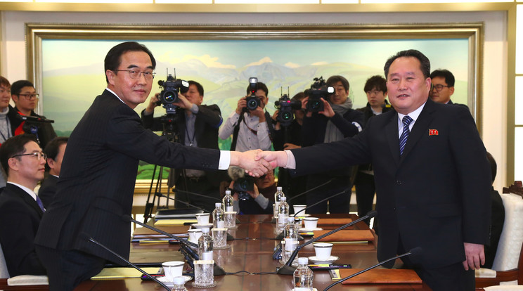 A két Korea két év óta először állt szóba egymással / Fotó-AFP