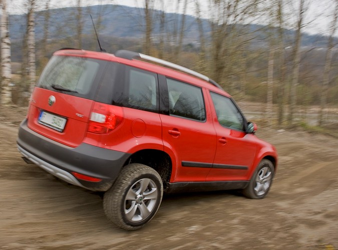Pod maską wyłącznie jednostki turbodoładowane - dwie benzynowe i trzy wysokoprężne. Silnik podstawowy (z napędem na przednie koła) to turbenzynowy 1,2/105 KM - nowość w ofercie Skody zapożyczona od VW