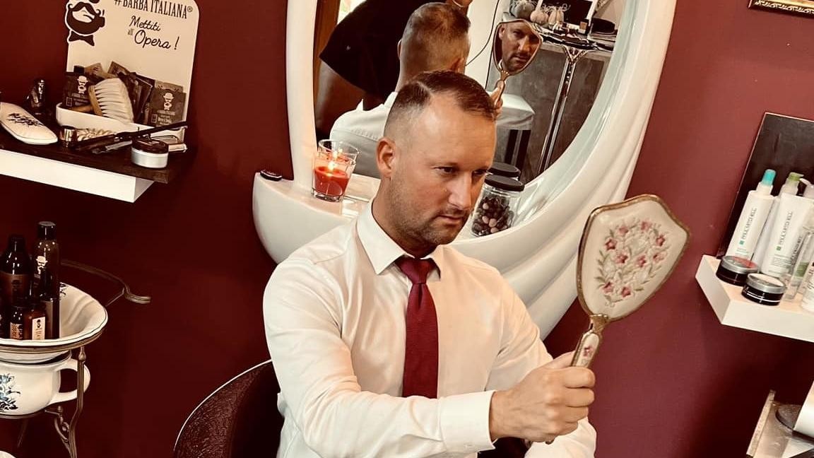 „A Legnagyobb! És kész.” – Mi a pokol történik? Hajdú Péter az egekig emelte Alekoszt: ő is rajong az izomcelebért