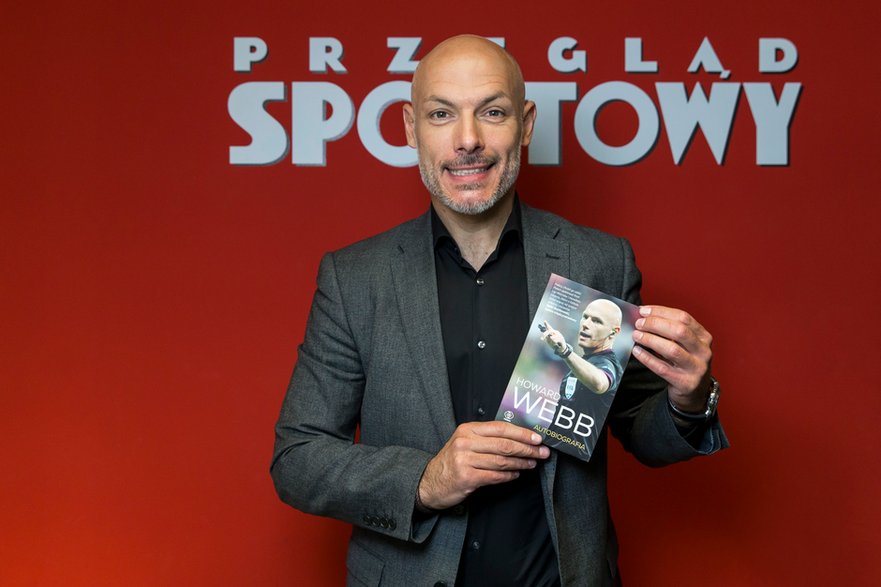 Howard Webb podczas wizyty w redakcji "Przeglądu Sportowego" (2017)