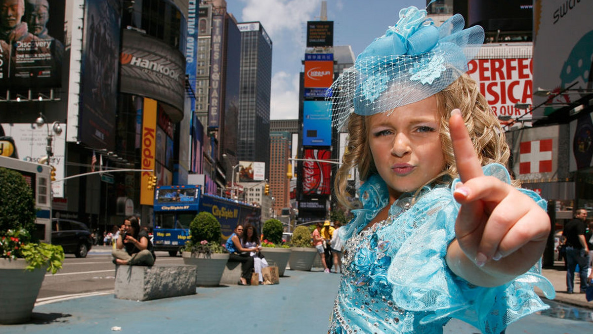 "Toddlers and Tiaras". Szokujące kulisy programu "Mała miss". Ustawki producentów