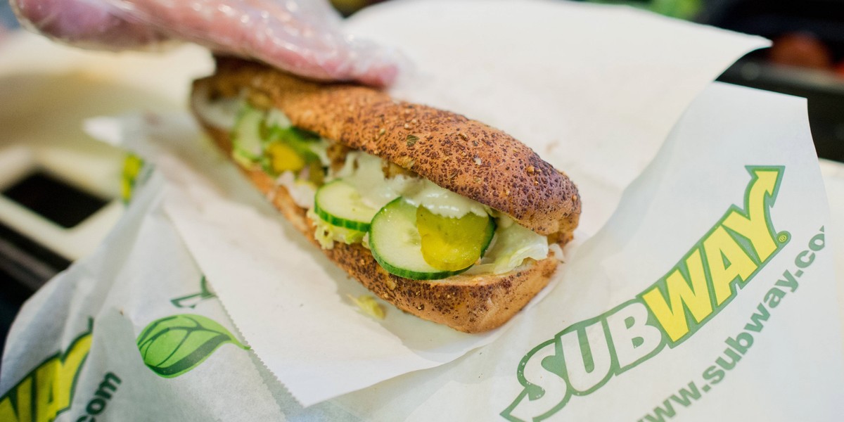 Subway wyrównuje ceny kanapek