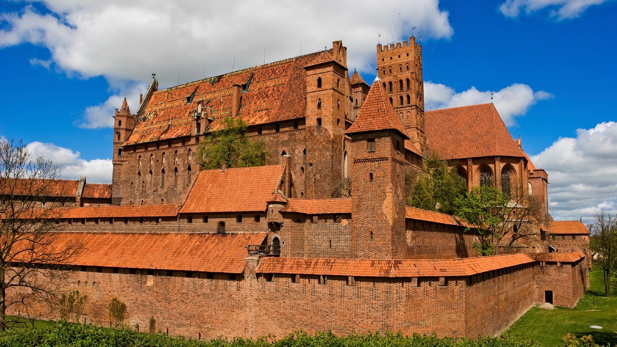 607 tys. osób zwiedziło w 2016 r. Muzeum Zamkowe w Malborku. To rekord w historii placówki i – zdaniem jej gospodarzy – m.in. efekt prac konserwatorskich, dzięki którym udostępniono gościom kościół Najświętszej Marii Panny z odtworzoną 8-metrową figurą Madonny.