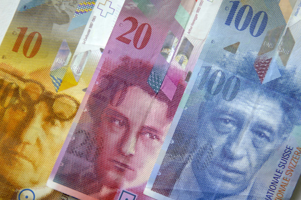 Kurs franka szwajcarskiego osiągnął kolejny rekordowy poziom do euro.
