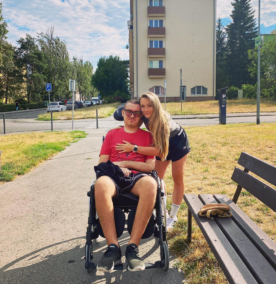 Influencerka Martina Kavalirová alias Buca s manželom.