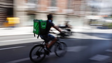 Unia wprowadzi nakaz zamiany umów śmieciowych na etaty w firmach typu Uber czy Deliveroo