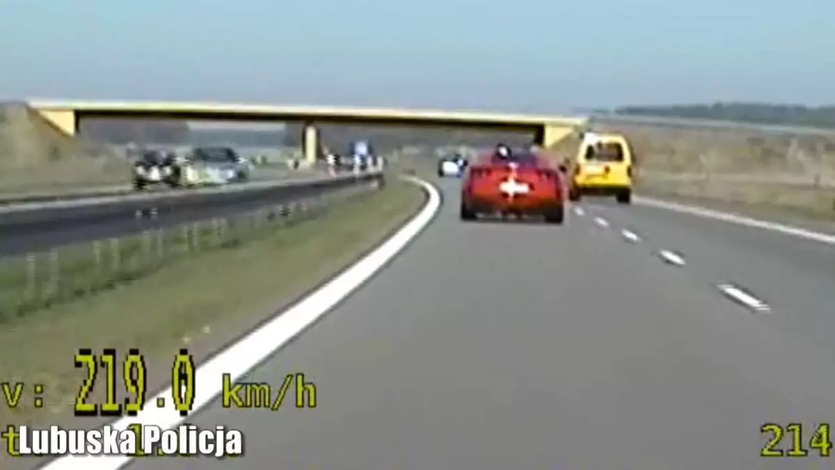 Kierowca Ferrari jechał prawie 220 km/h