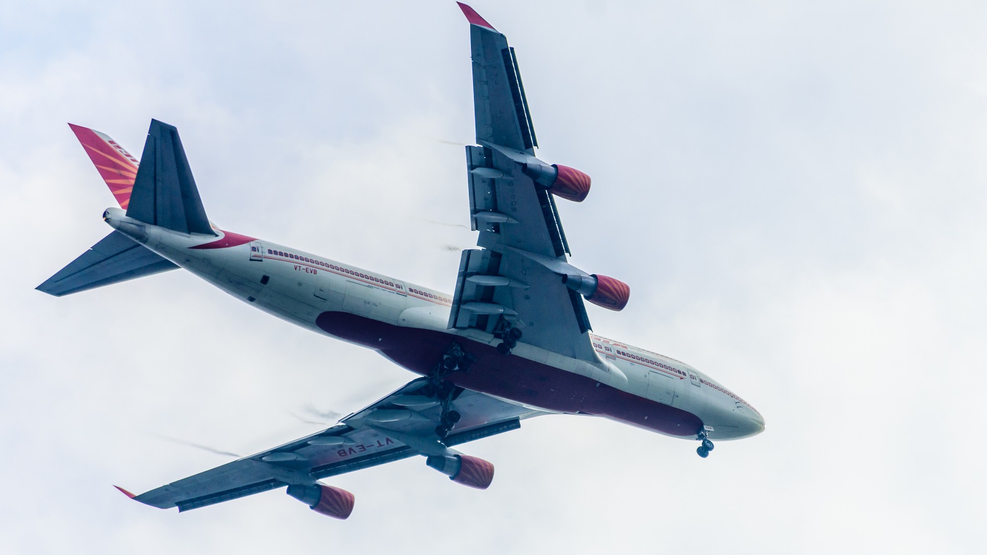 Lietadlo Air India náhle kleslo o 90 metrov. (ilustračné foto)