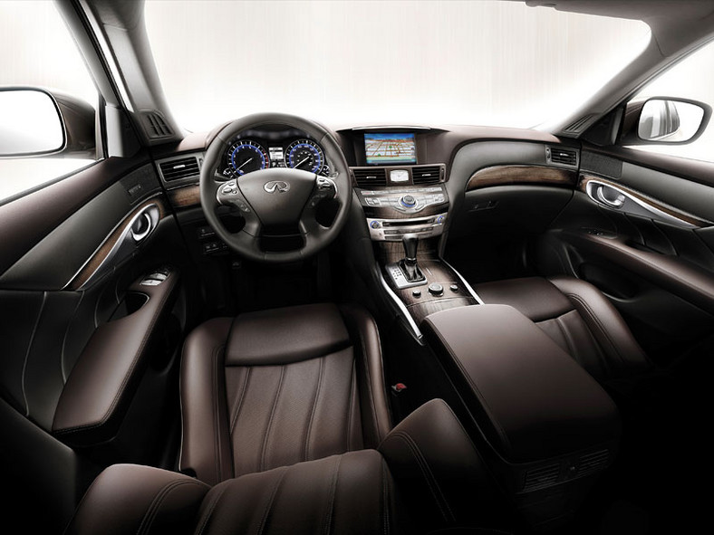 Infiniti M: wirtualna premiera nowego modelu