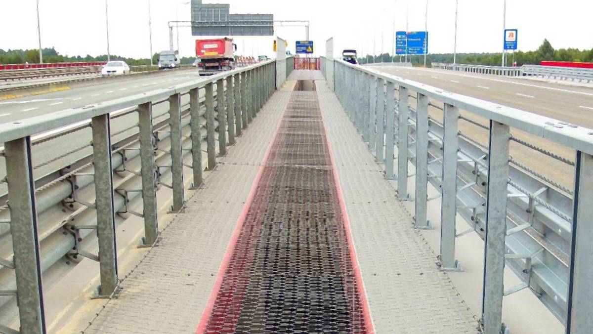 Na autostradach A1 i A4 oraz drogach ekspresowych S1, S52 i S86 zostaną zamontowane zabezpieczenia prześwitów pomiędzy pomostami obiektów mostowych