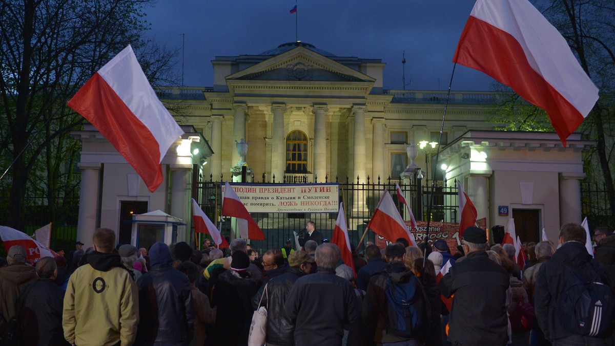 WARSZAWA AMBASADA ROSJI PROTEST ROCZNICA SMOLEŃSKA (demonstracja)