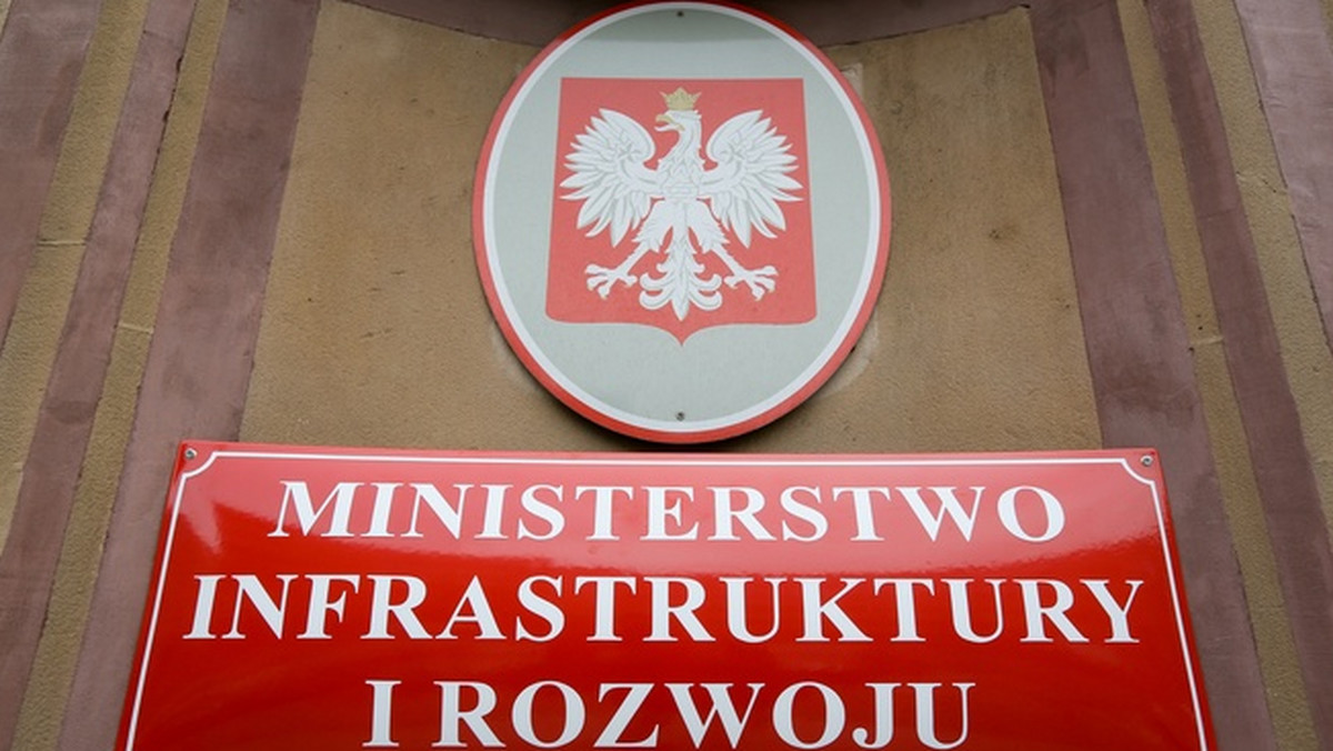 We wtorek marszałek Elżbieta Polak weźmie udział w spotkaniu podsumowującym prace nad formułowaniem Strategii Rozwoju Polski Zachodniej, które odbędzie się w siedzibie Ministerstwa Infrastruktury i Rozwoju. Tuż po nim rozpoczną się rozmowy z wicepremier Elżbietą Bieńkowską dotyczące certyfikacji Regionalnych Programów Operacyjnych oraz sytuacji w Spółce PKP Przewozy Regionalne. O problemach związanych z koleją będą rozmawiać marszałkowie województw RP.