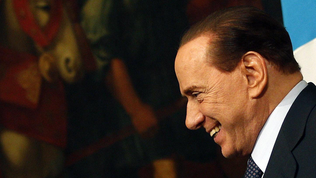 Premier Włoch Silvio Berlusconi nie stawi się przed mediolańskim sędzią, by złożyć zeznania w sprawie prostytucji - poinformowali jego adwokaci w liście wysłanym do sądu. Obrona argumentuje, że sąd ten nie ma kompetencji w tej sprawie.
