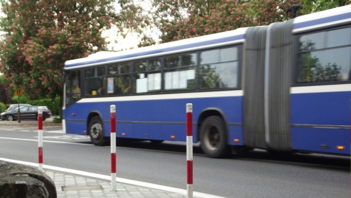 W Bydgoszczy na kilka dni w komunikacji miejskiej pojawią się linie nr 100 i 101. W rejonie ulic: Gdańskiej, Jeździeckiej i Zamczysko będzie obowiązywała tymczasowa zmiana w organizacji ruchu w związku z Targami WOD-KAN - informuje Moje Miasto Bydgoszcz.