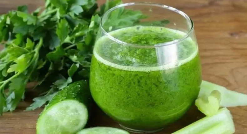 Ladies! Here are 4 health benefits of drinking bitter leaf juice