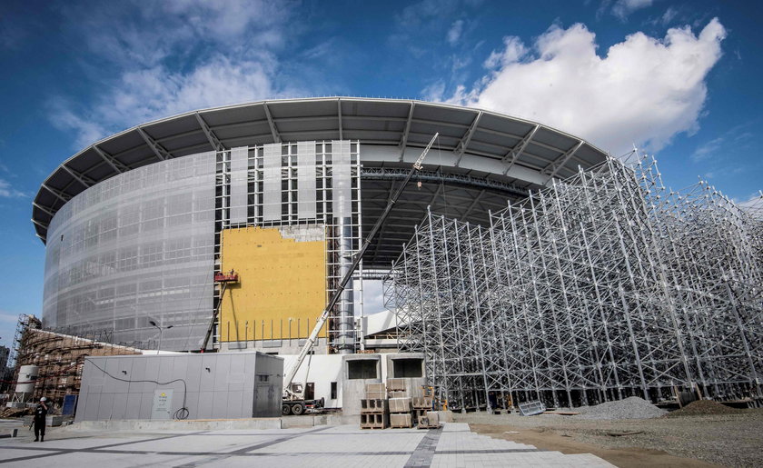 Stadion w Jektarynburgu z dodatkową trybuną