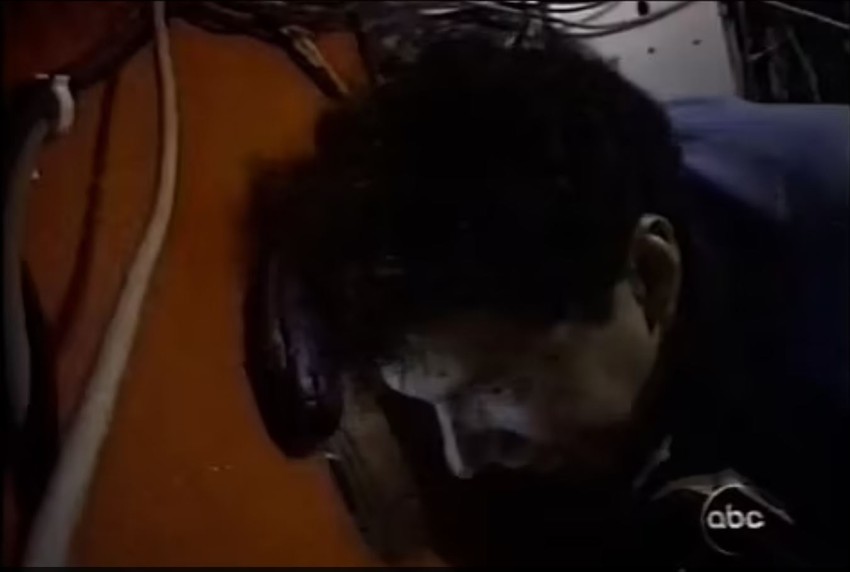 Novinar Majkl Gilen u podmornici zaglavljenoj ispod Titanika 2000. godine