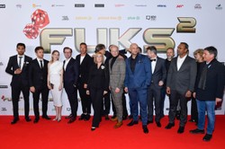 Tłum gwiazd na premierze filmu „Fuks 2”. Fluorescencyjna spódnica, elegancka czerń i siateczkowy top [FOTO]