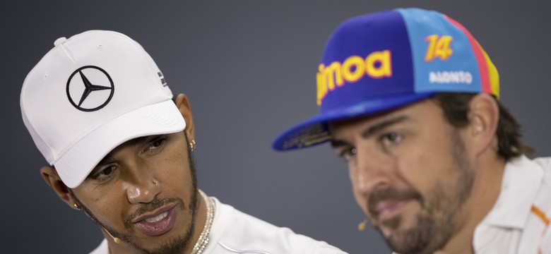 Hamilton i Alonso cieszą się z powrotu Kubicy i podziwiają go