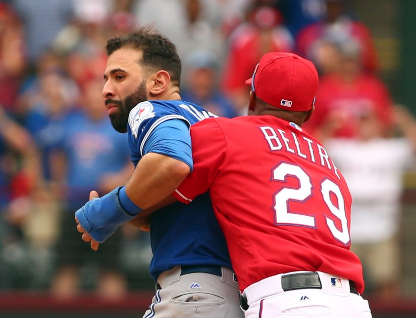 Toronto Blue Jays - Texas Rangers zakończone bójką! Co za cios!