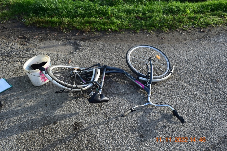Cyklistka neprežila nehodu s nákladným autom.