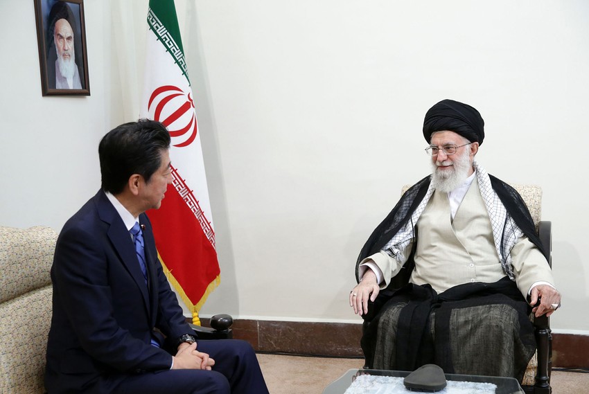 Abe i ajatolah Ali Hamenei