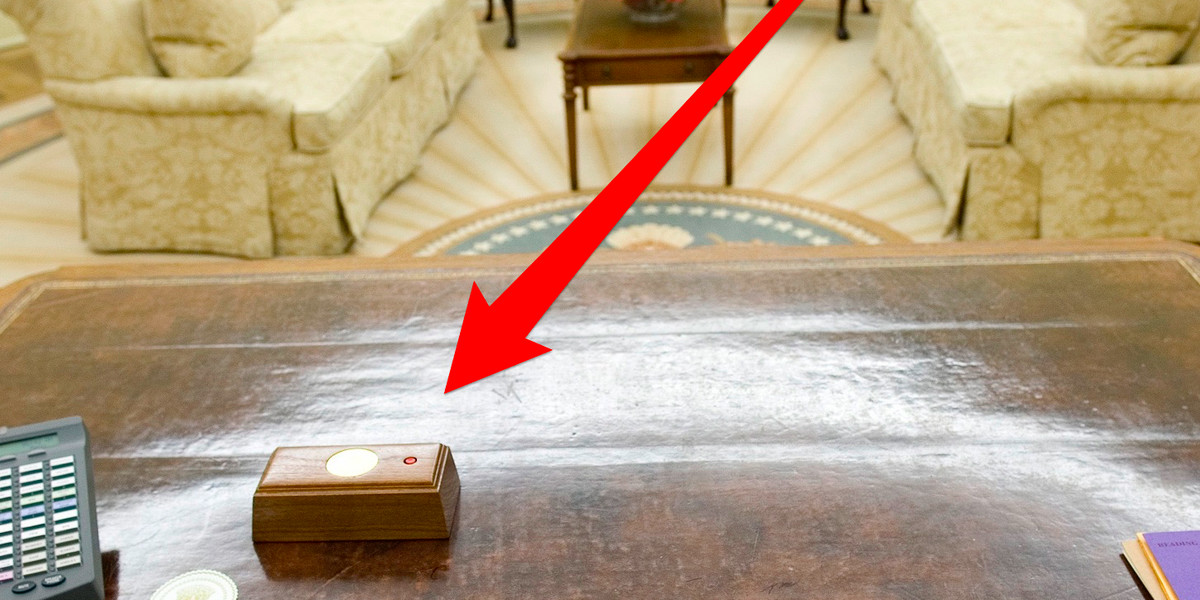 Na zdjęciu, które dostarczył Biały Dom, widać biurko Resolute w Gabinecie Owalnym