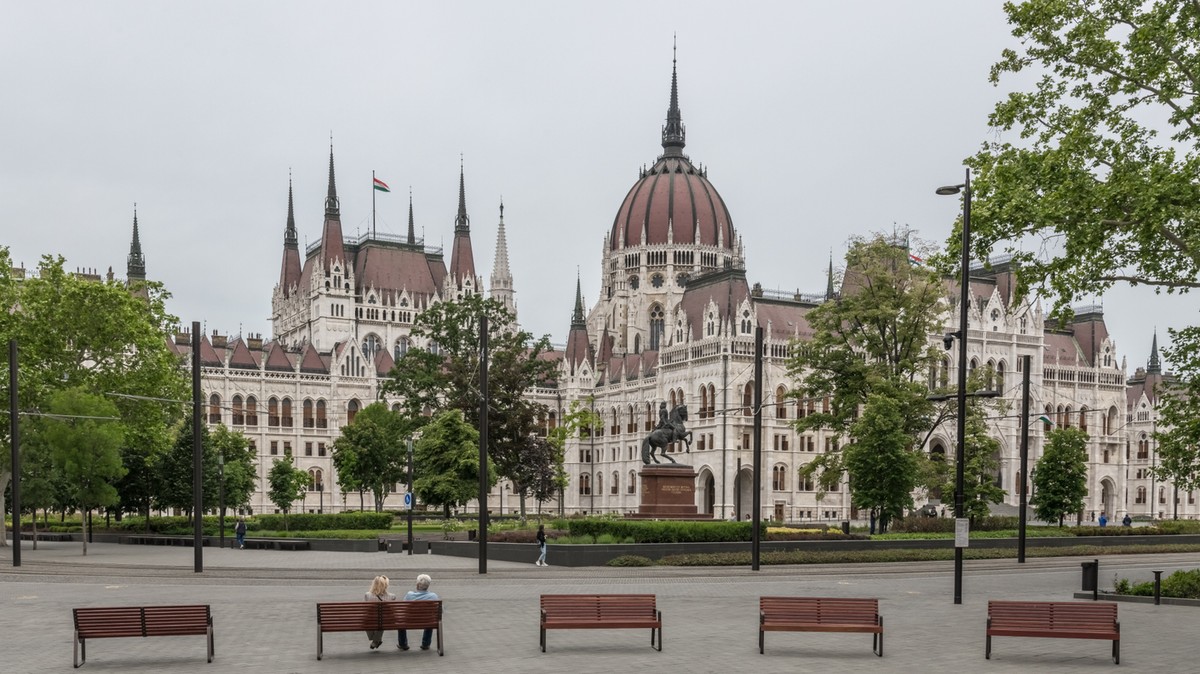 Megszólalt a rendőrség a Parlamentnél őrjöngő fegyveres férfiról – új részletek derültek ki