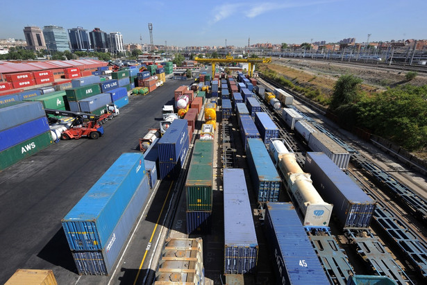 Spółka Centralny Port Komunikacyjny podpisała porozumienie o współpracy z hiszpańskim zarządcą kolejowej infrastruktury ADIF - poinformowała we wtorek spółka CPK.