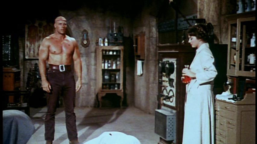 7. "Jesse James poznaje córkę Frankensteina" ("Jesse James Meets Frankenstein's Daughter"), reż. William Beaudine (1966)