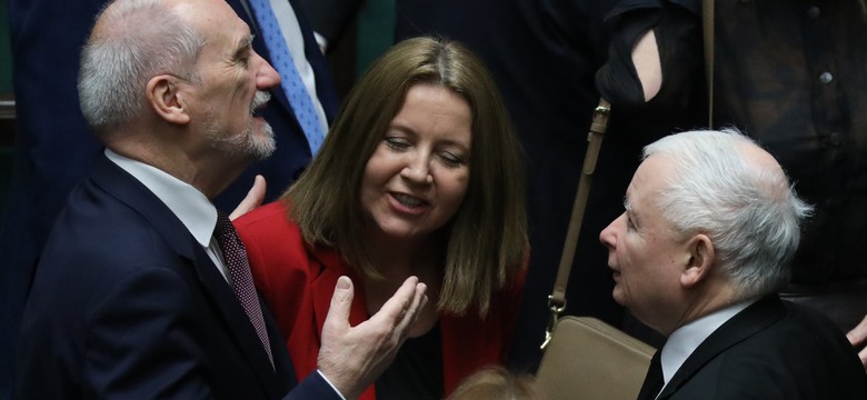 Lichocka mówi o zamachu na media publiczne. "Barbarzyńskie działania"