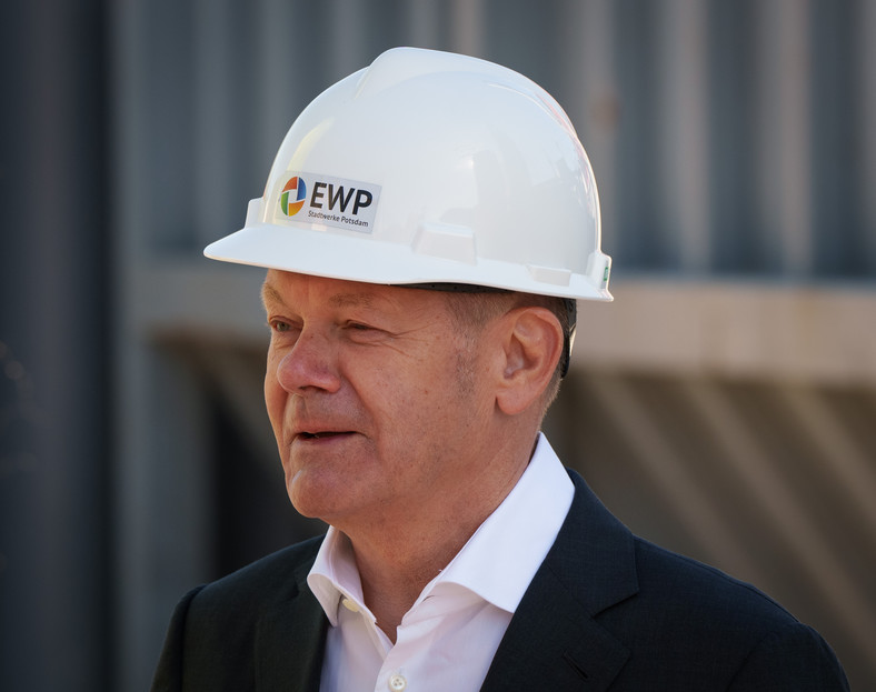 Kanclerz Olaf Scholz na budowie ciepłowni geotermicznej w podberlińskim Poczdamie Maj 2023 r