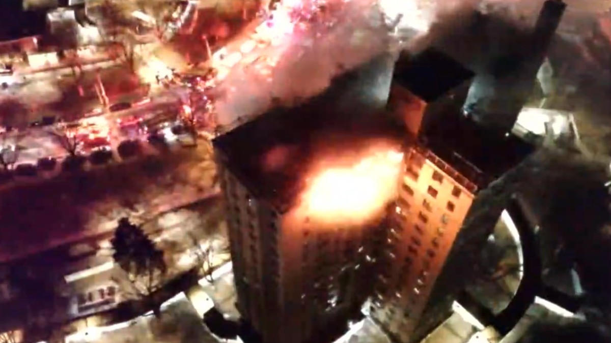 Požar u soliteru u Njujorku